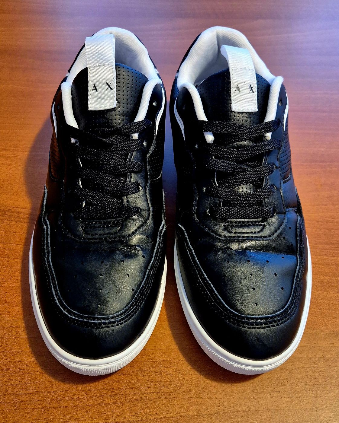 Armani Exchange  еко кожа