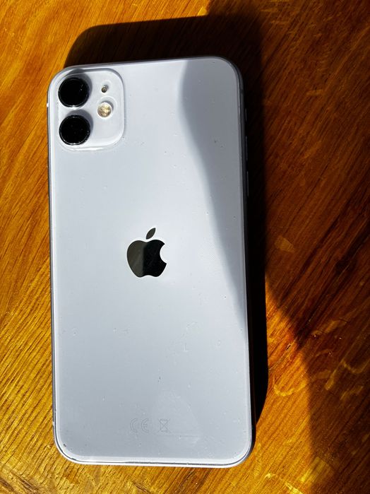 Айфон 13 мини и Айфон 11 в мнго състояние