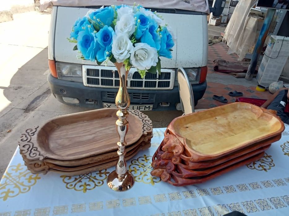 Прокат посуды и столов и навесов с доставкой.