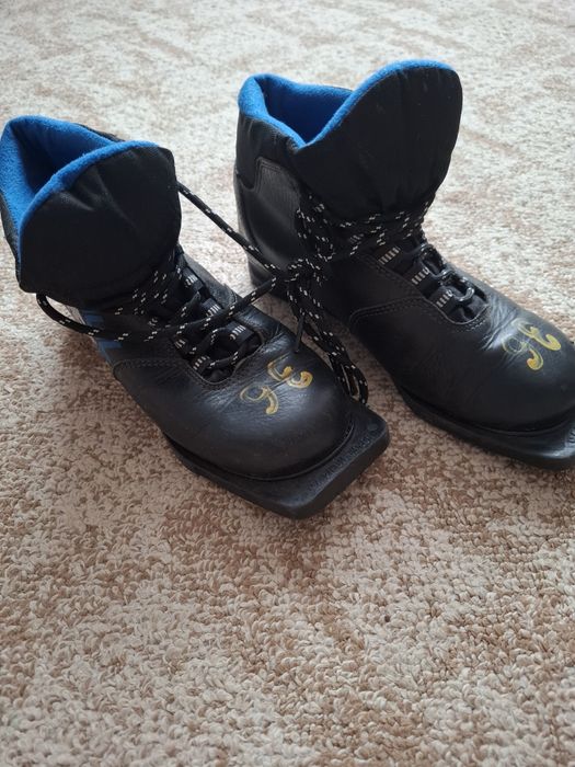 Лыжные ботинки. Новые.