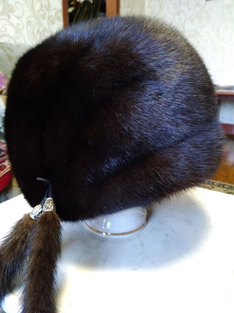Продам :женская  норковая шапка.