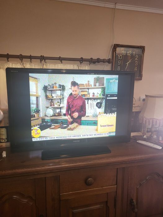 Televizoare LCD 100cm