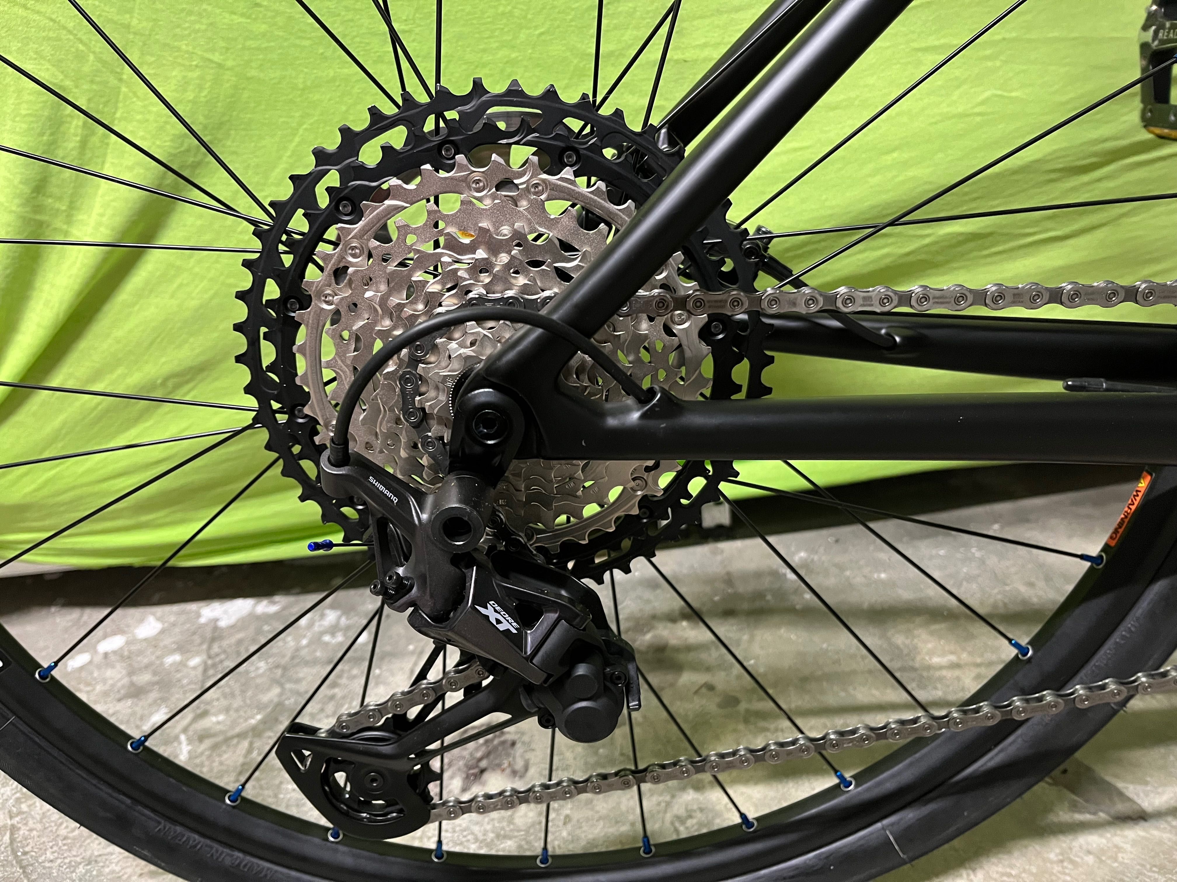Ултра лек карбонов MTB велосипед 8.5кг, Fox 32, DEORE XT монтаж