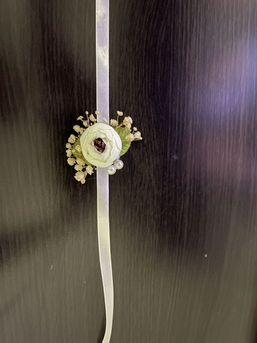 Шаферски гривни и бутониери