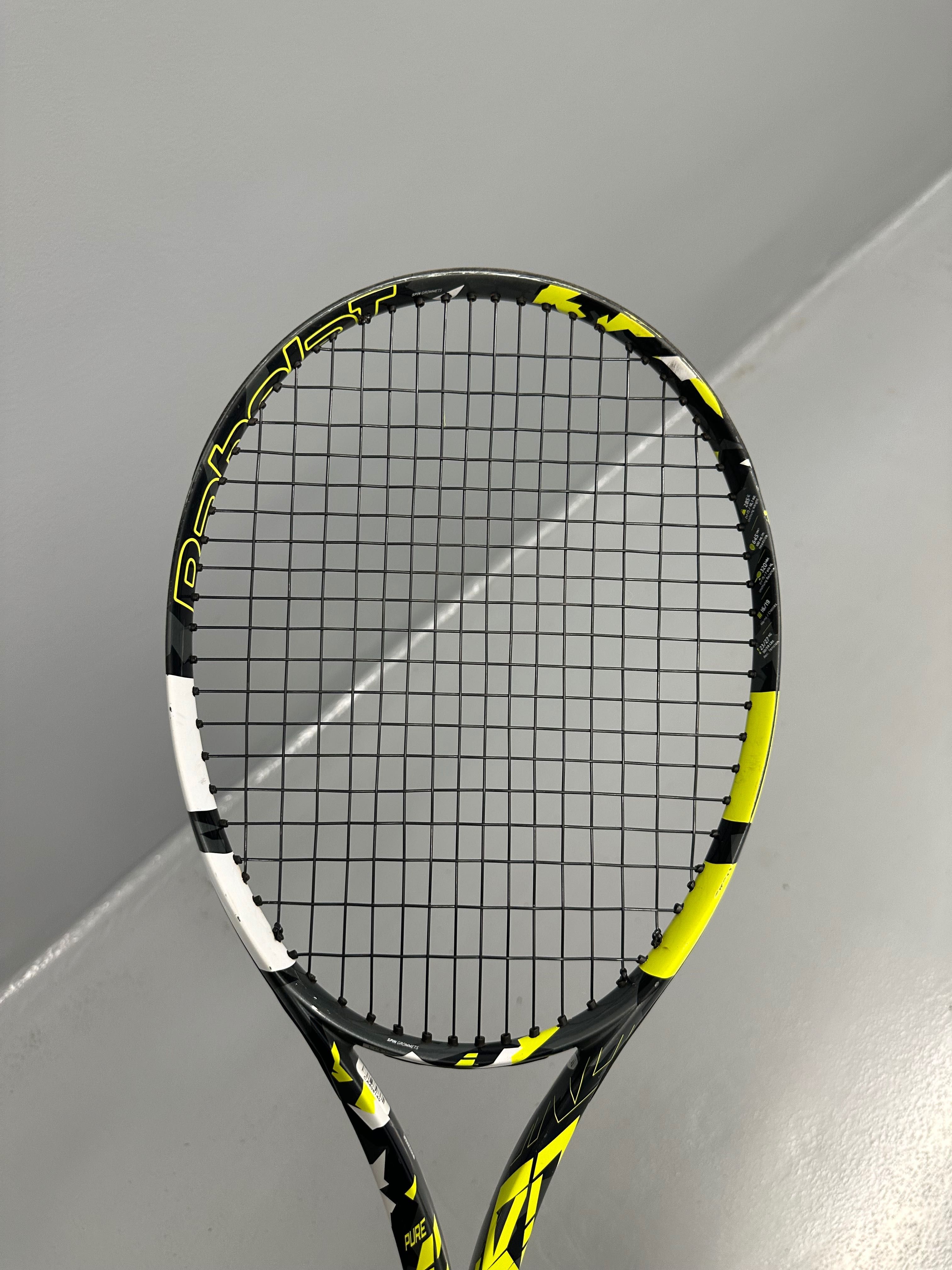 Babolat Pure Aero Team 2023 285g griff2