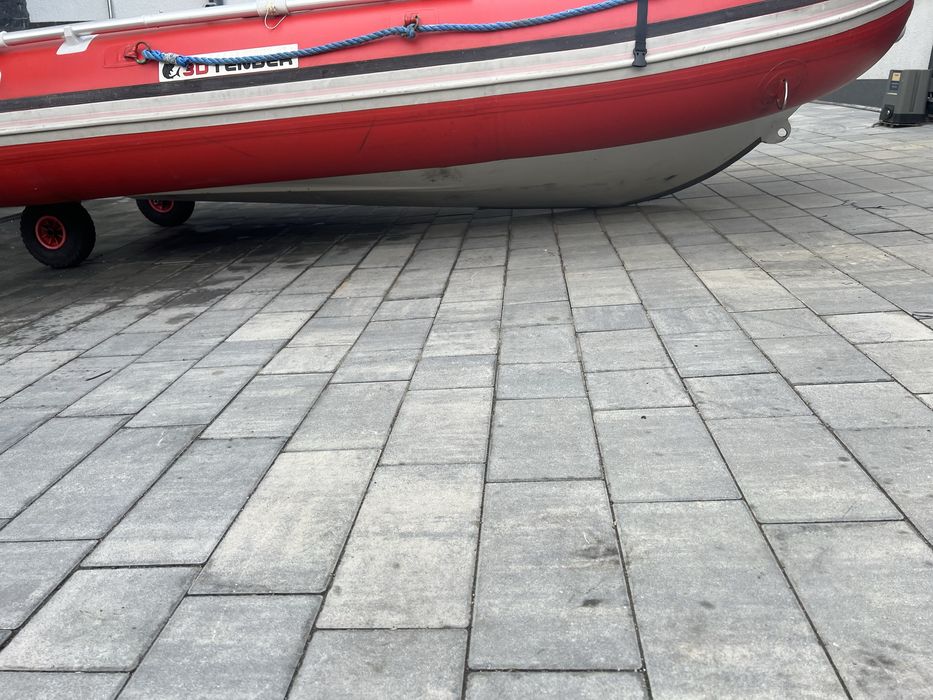 Barca rib cu motor suzuki