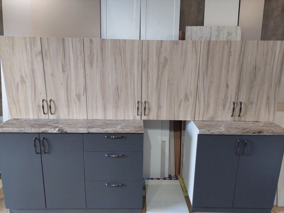 Новый кухонный гарнитур 2,5м