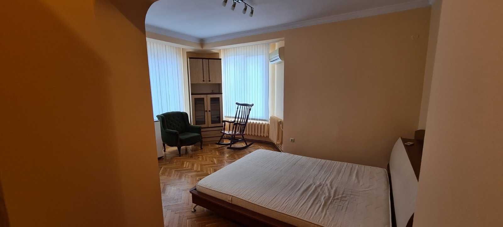 Продава тристаен мезонет в кв. Витоша