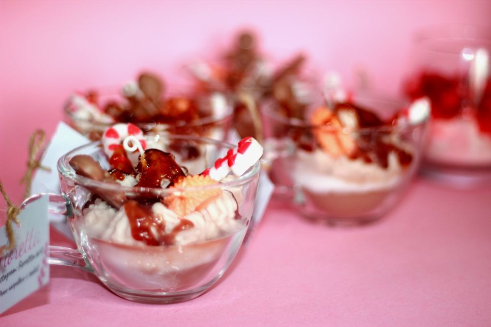 Ръчно направени свещи-десерти