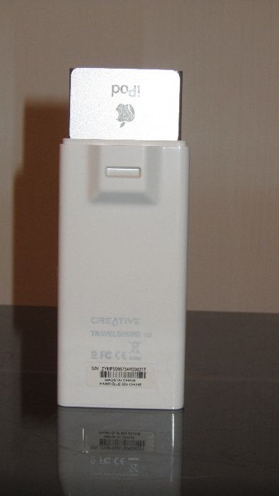 Ipod Shuffle + Boxa Creative Travel Sound i50