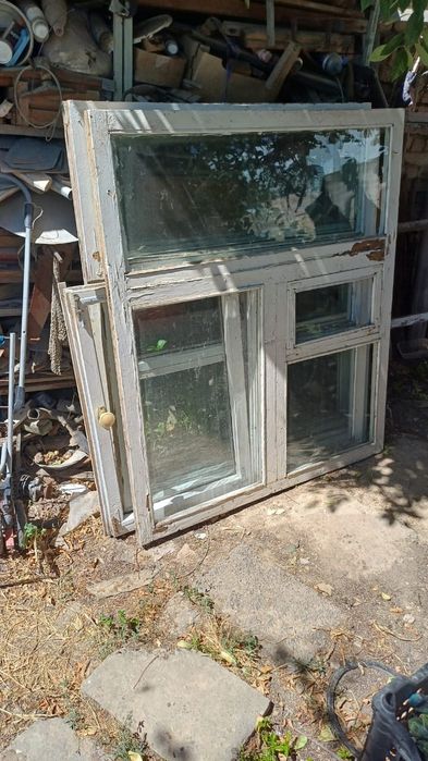 Рамы для окон со стеклами б/у