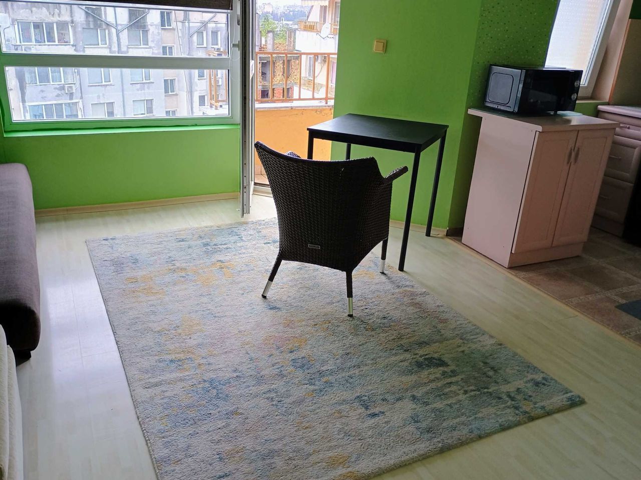 Дава се под наем Едностаен апартамент в Варна, Победа - 28 кв.м за 193.8 € - Снимка #1