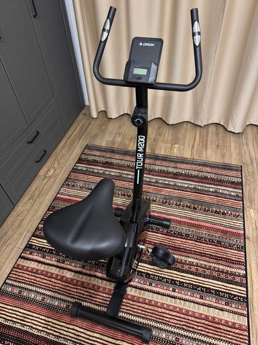 Bicicletă fitness pentru acasă, ideal pentru antrenamente zilnice