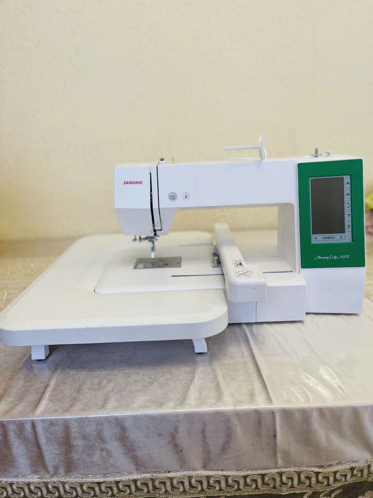 Вышивальная машина Janome Memory Craft 450E