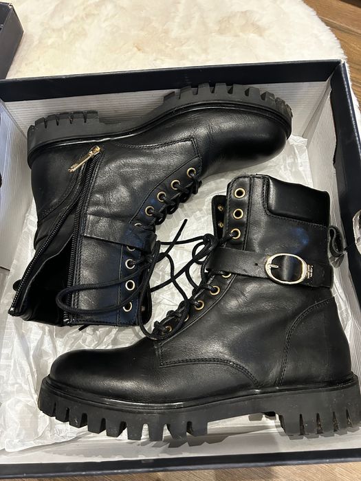 Tommy Hilfinger боти