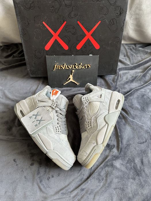 Air Jordan 4 Aj4 Retro Kaws size 40