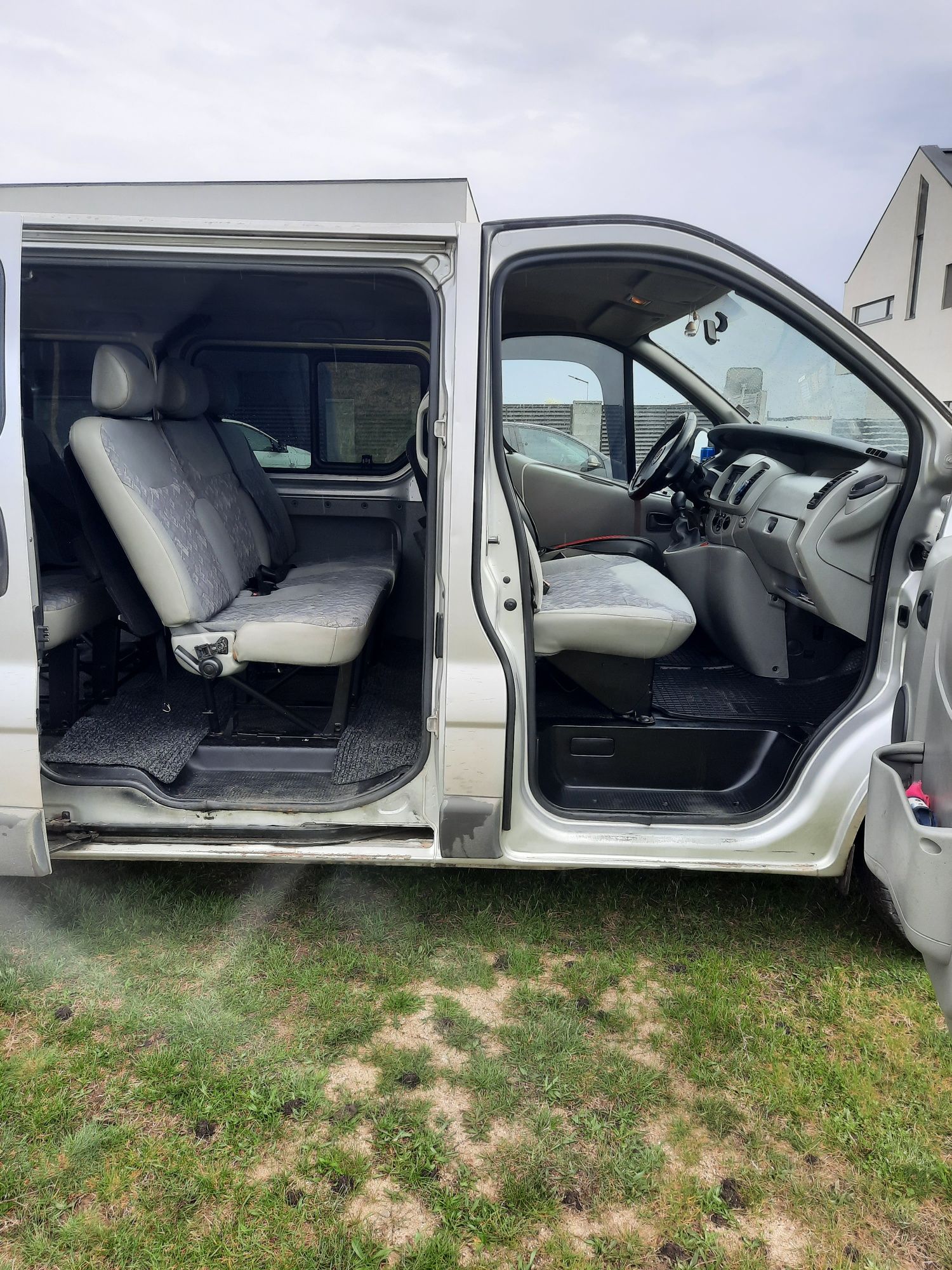 De vânzare Opel vivaro 8+1