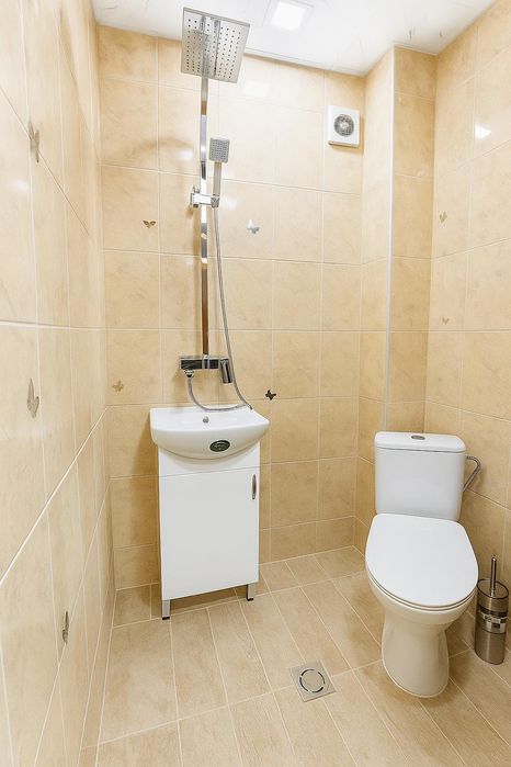 Дава се под наем Двустаен апартамент в Пловдив, Център - 70 кв.м за 460 € - Снимка #5