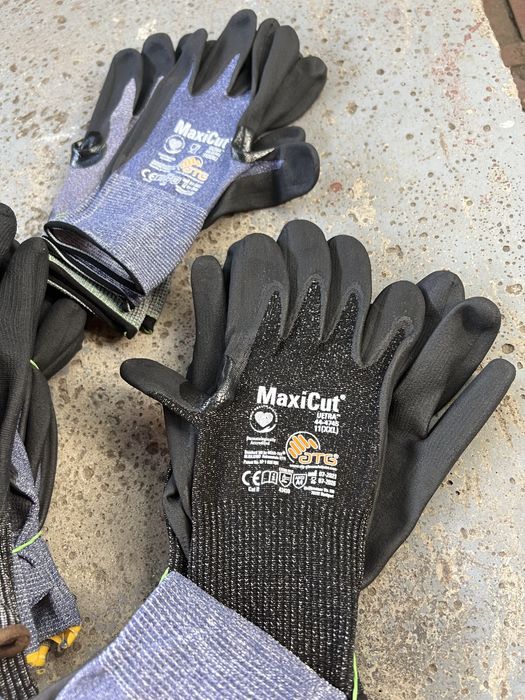 Vand manusi protectie MaxiCut / manusi antitaiere diverse marimi
