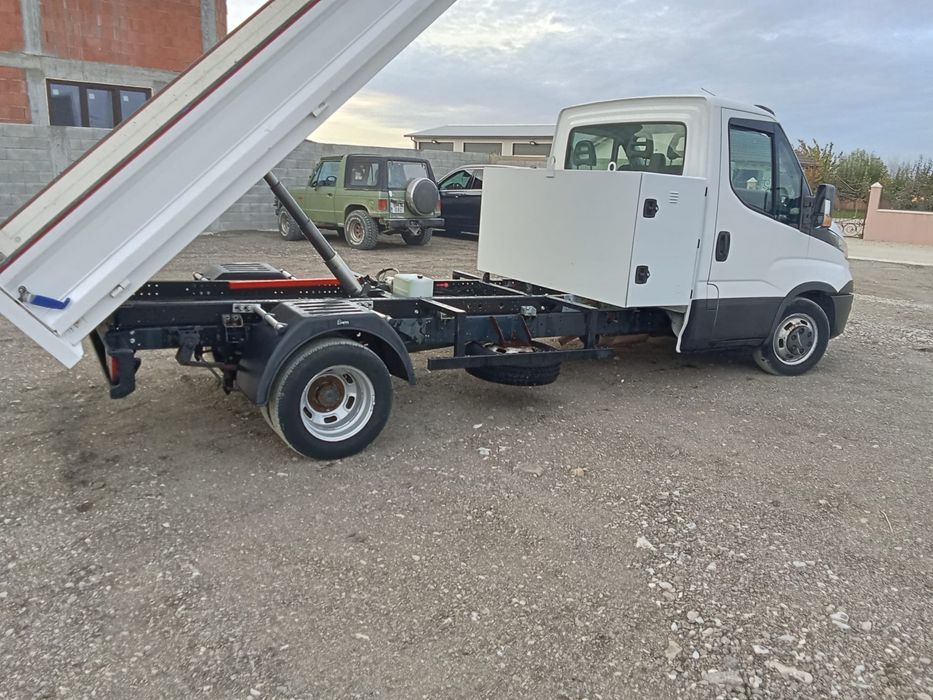 Iveco basculabil pe spate