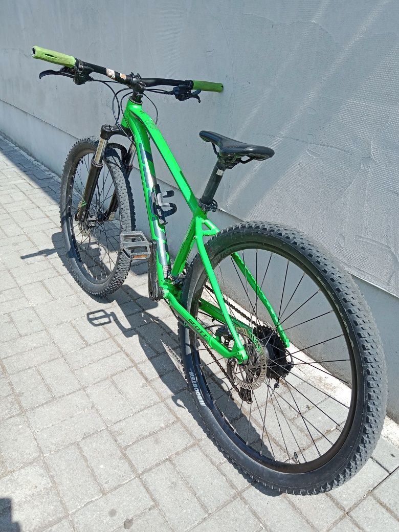 Vând bicicleta Scott 27.5