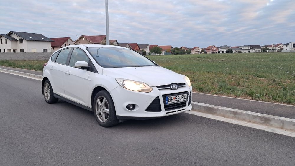 Ford Focus 1.6 benzina alb