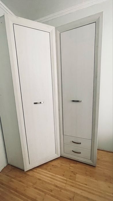 Продам угловой шифоньер