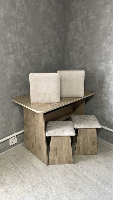 РАСПРОДАЖА! Обеденная зона комплект (кухонный стол, 4 табуретки)