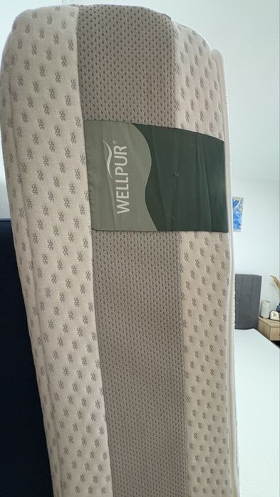Saltea Wellpur cu memorie  160*200 cm