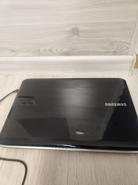 Продам ноутбук под ремонт, либо на запчасти