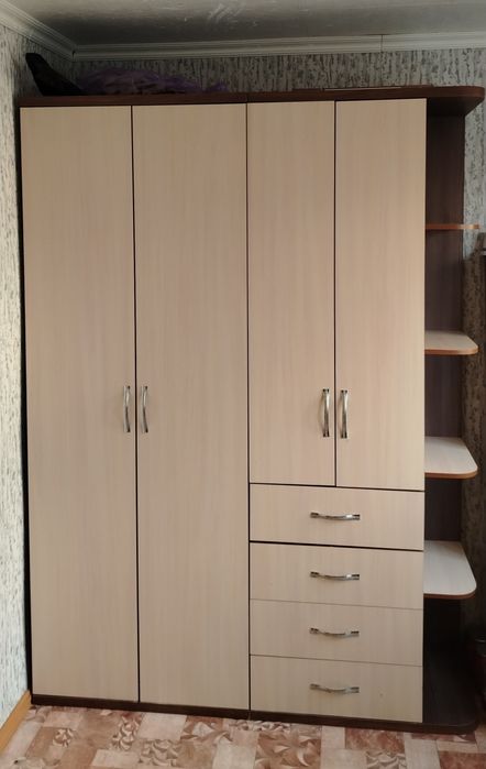 Продаётся шкаф б.у.