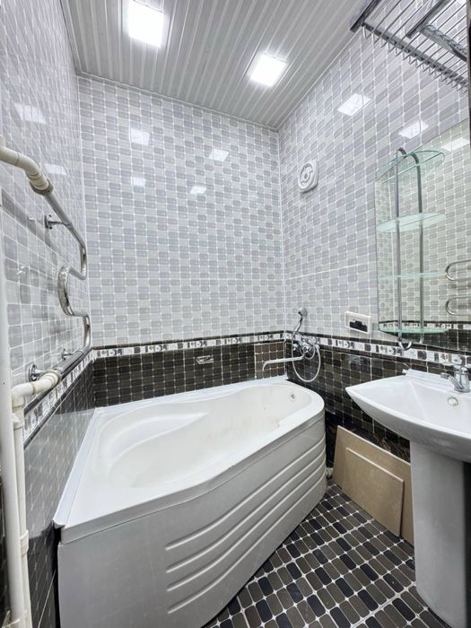 Продаётся Квартира Чиланзар 7. 2/1/4 Актепа Круг