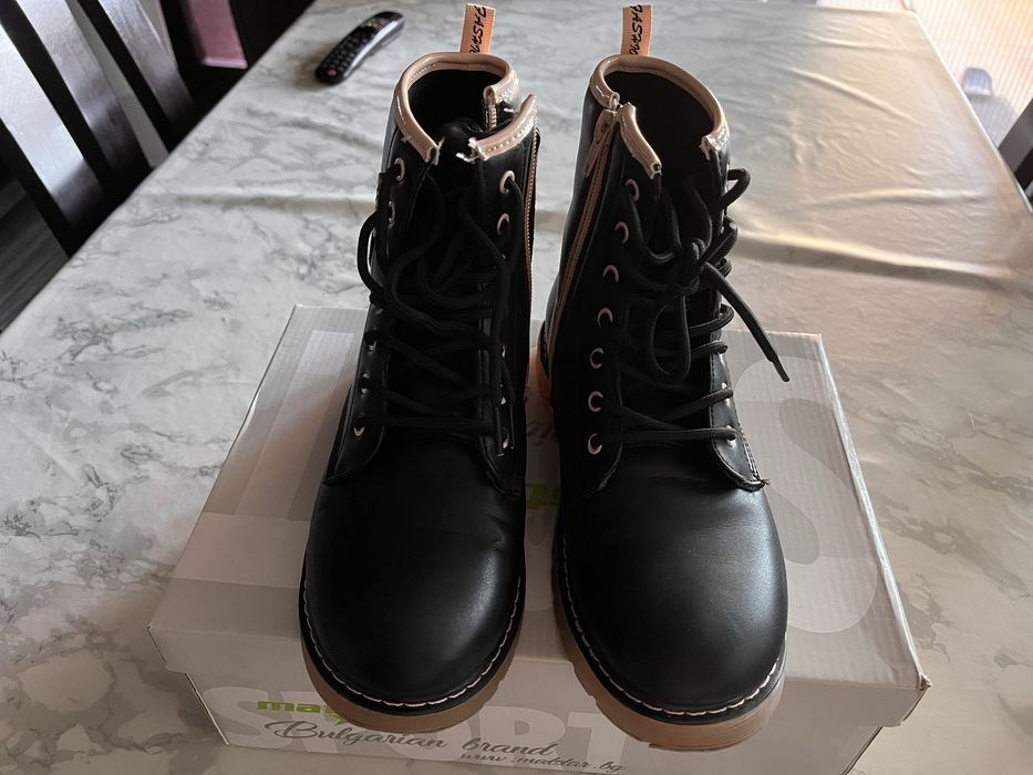 Детски боти 35 номер.