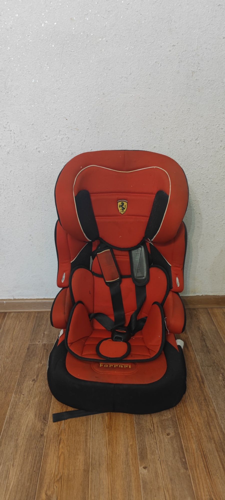 Автокресло Ferrari