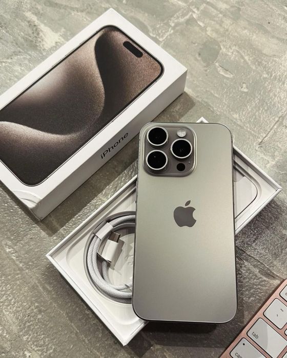 iPhone 15 Pro Natural titanium