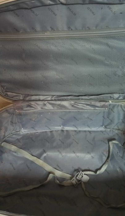 Куфар голям с дръжка на колела