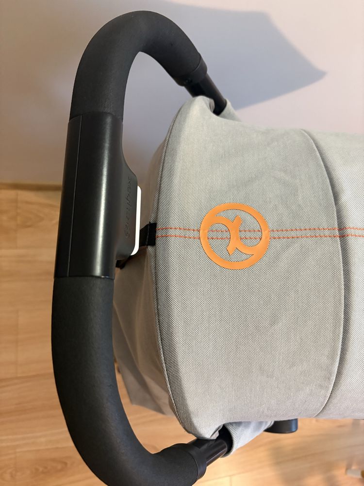Лятна количка Cybex Beezy