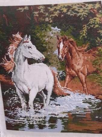 Гоблен "Коне в реката"
