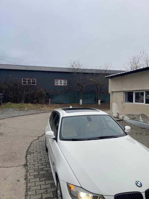 Vând Seria 3 Touring an 2012