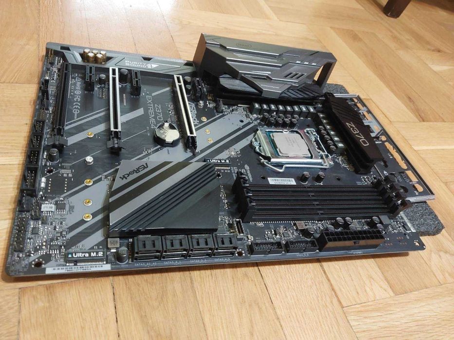 Intel Core i7 8700K + AsRock Z370 Extreme4