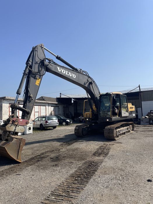 Excavator volvo ec 220
