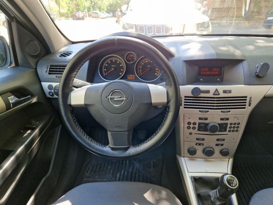 Vând Opel Astra H