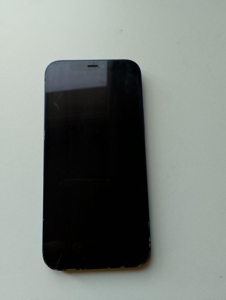 Продавам iPhone 12 128GB