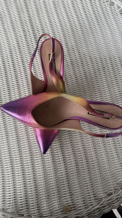Sandale,cu toc mic! Marimea 39!