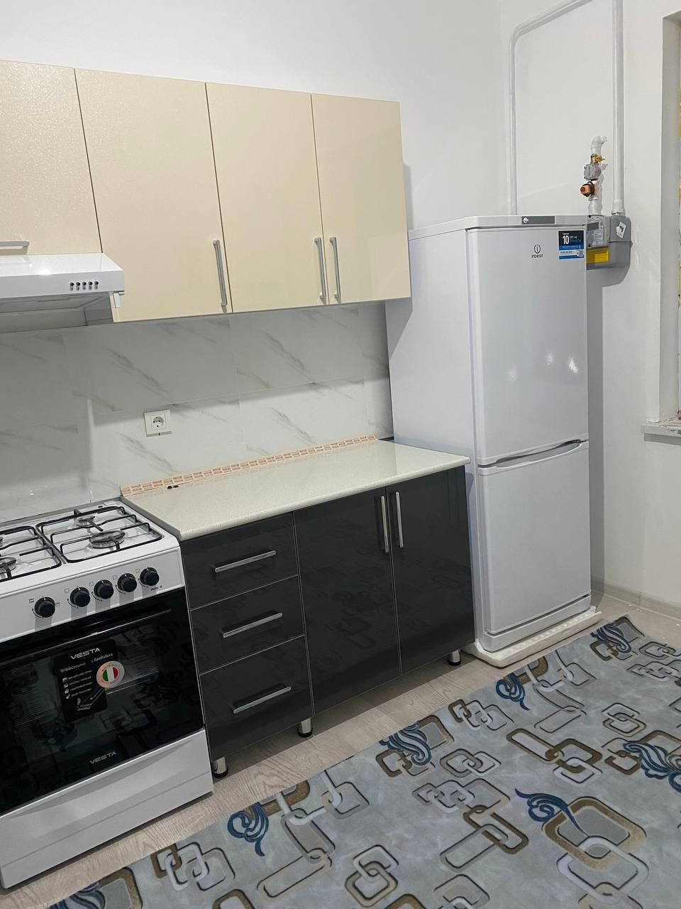 Sergeli 5 bekat 16 A 2 xonali xamma sharoitlari bor oilaga qizla 350$