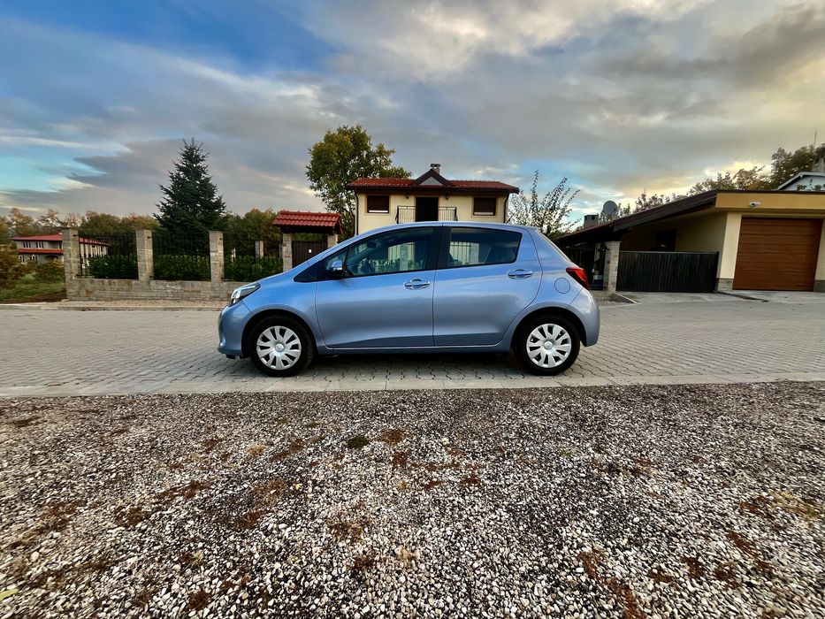 Toyota yaris 2016г./ Бензин 1.33 кубика