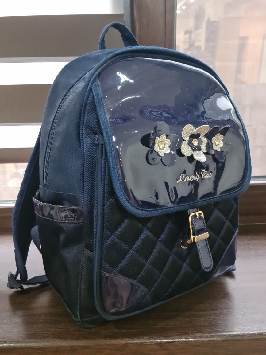 Рюкзак школьный для девочки 1-2 класс