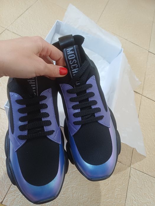 Сникърси Moschino