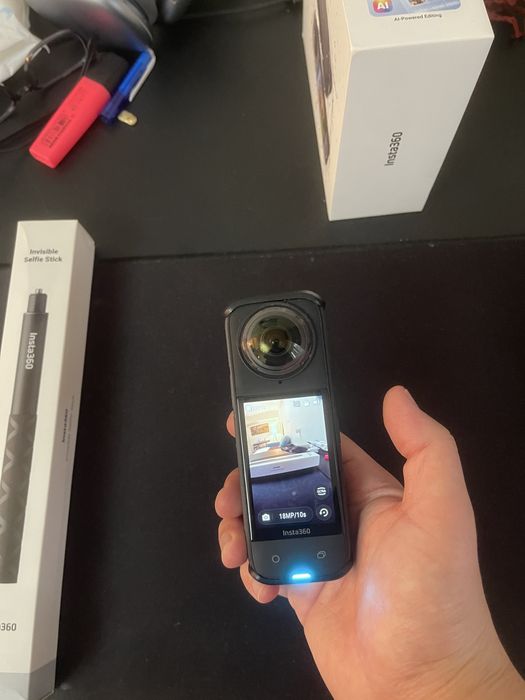 Insta360 x4 + 2 селфипалки оригинальные insta360