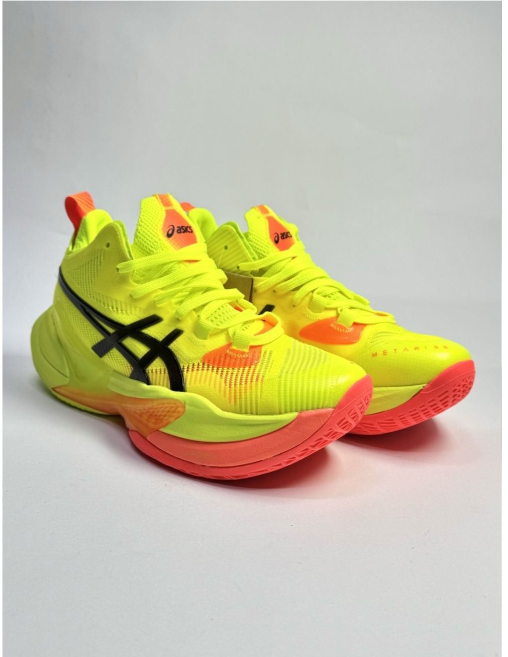 Продается кросовки для волейболла Asics paric 2